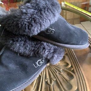 UGG Slippers Size 9